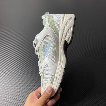 530 White Green