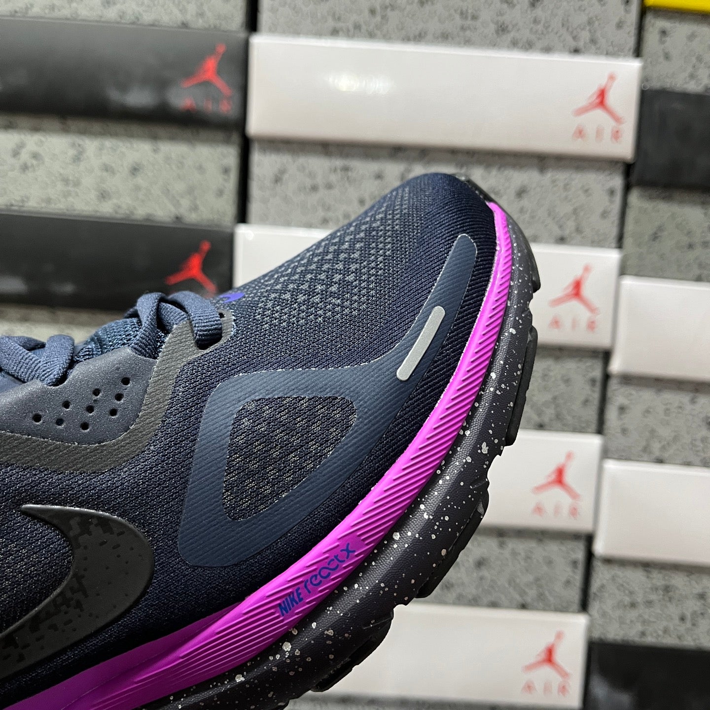Structure 26 Obsidian/Cave Purple/Hyper Violet