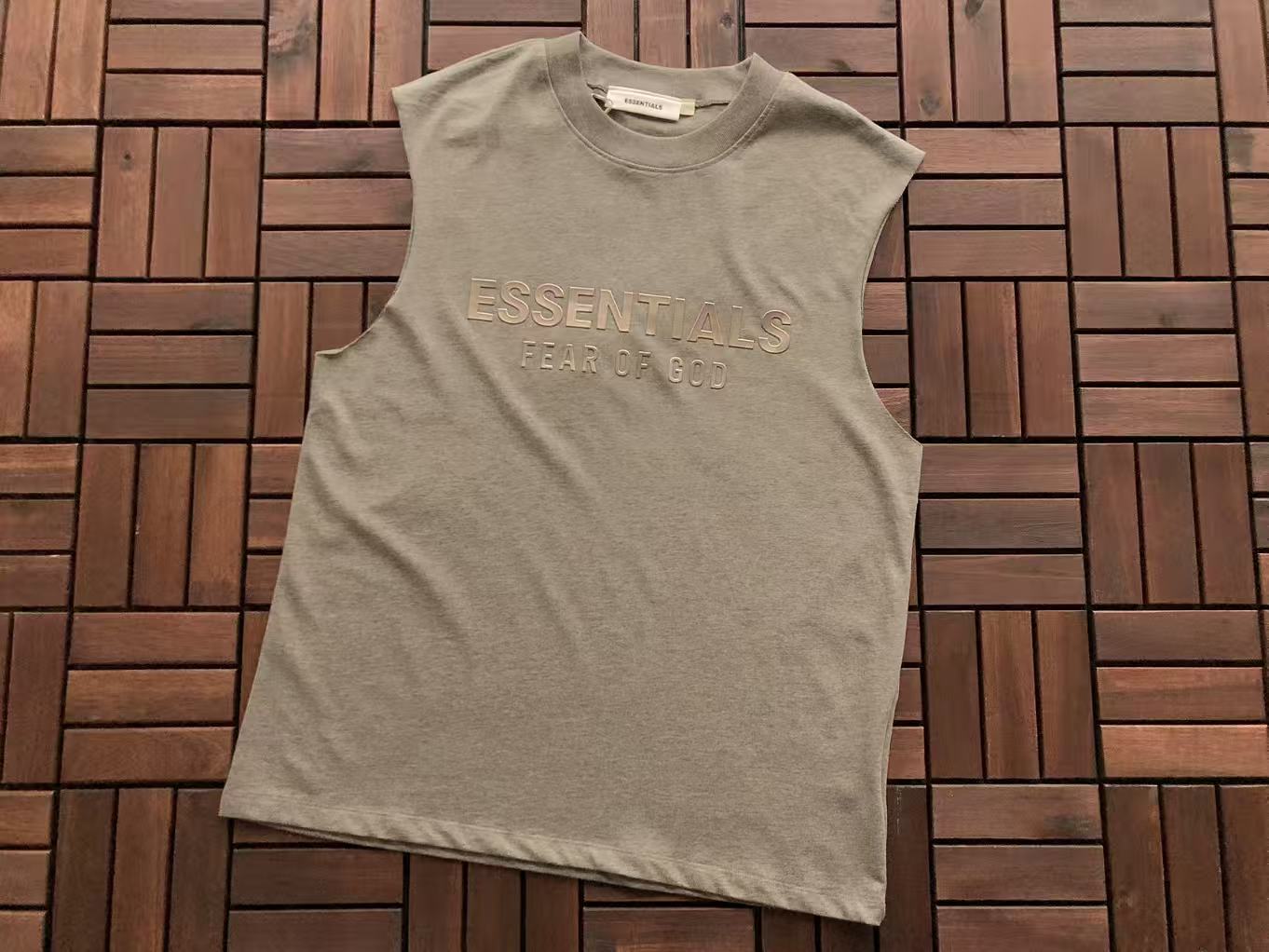 T-Shirts sem Mangas ESSENT