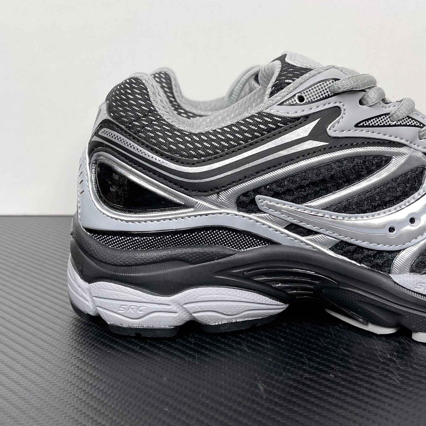 Sau Black and Silver