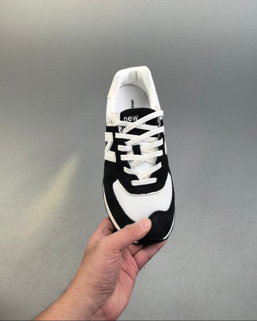 574 Classic Black and White