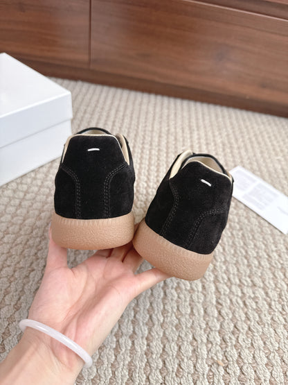 Maison Velut Full Black