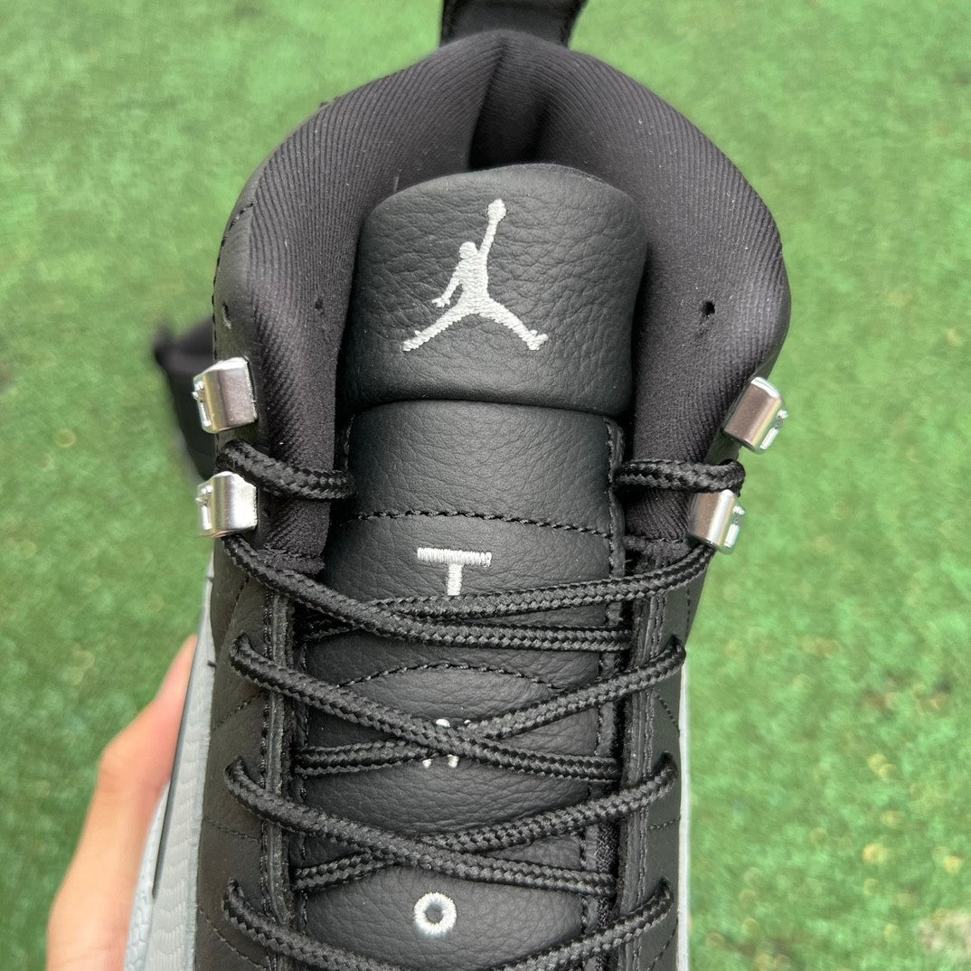 12 Fog Grey Black