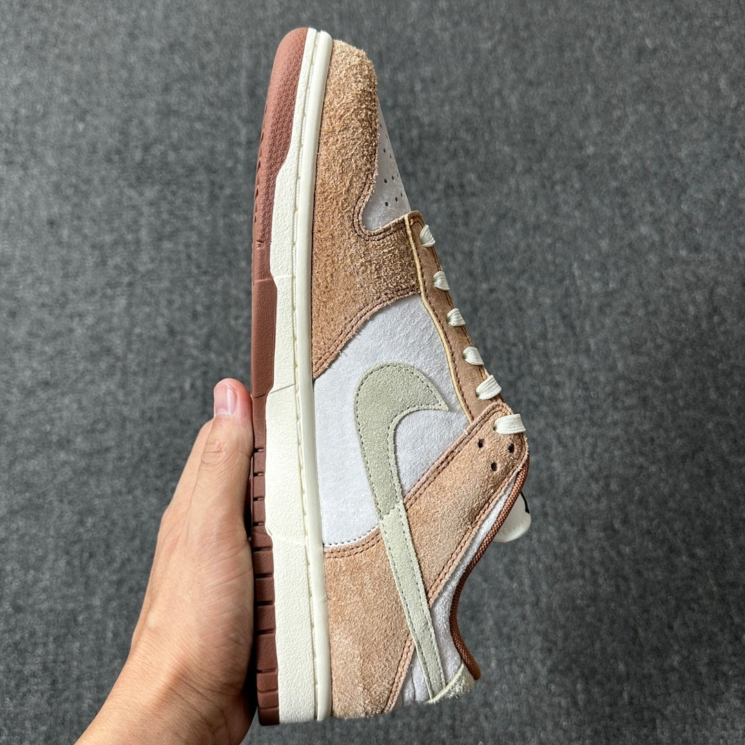 Dunk SB Medium Curry