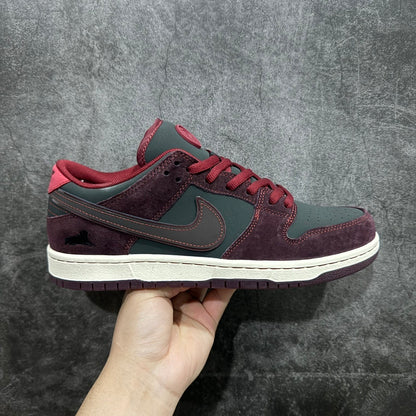 Dunk SB Riot Skateshop