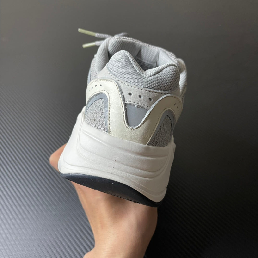 700 V2 Static