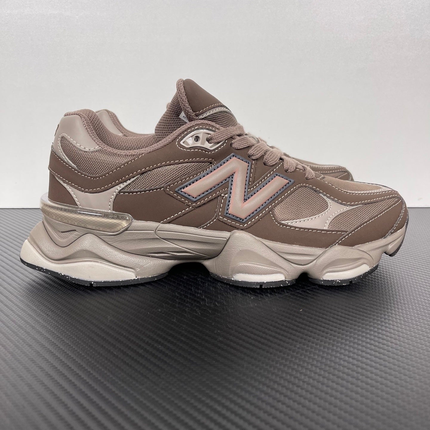 NB 9060 Mushroom Brown