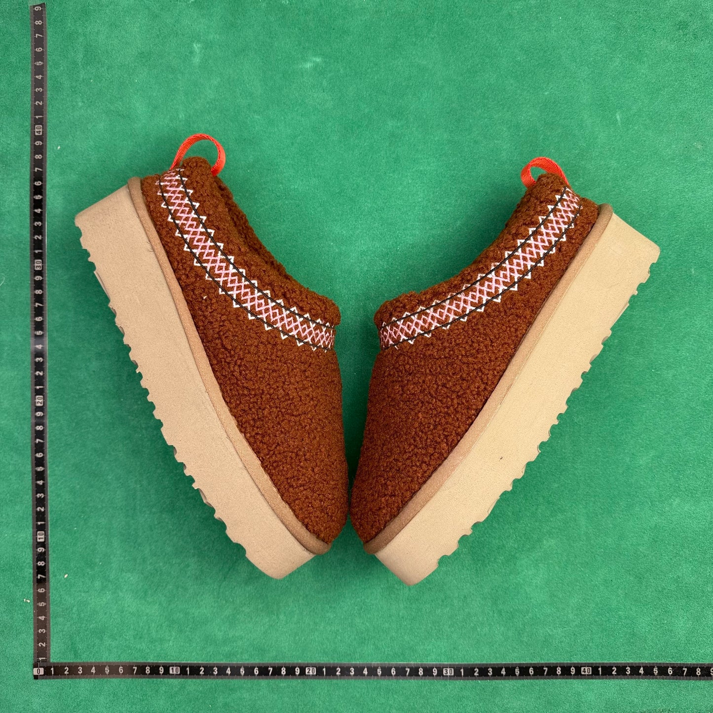TT UGG