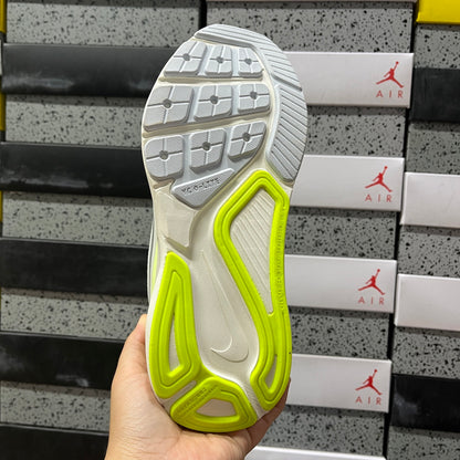 Structure 26 Summit White Barely Volt