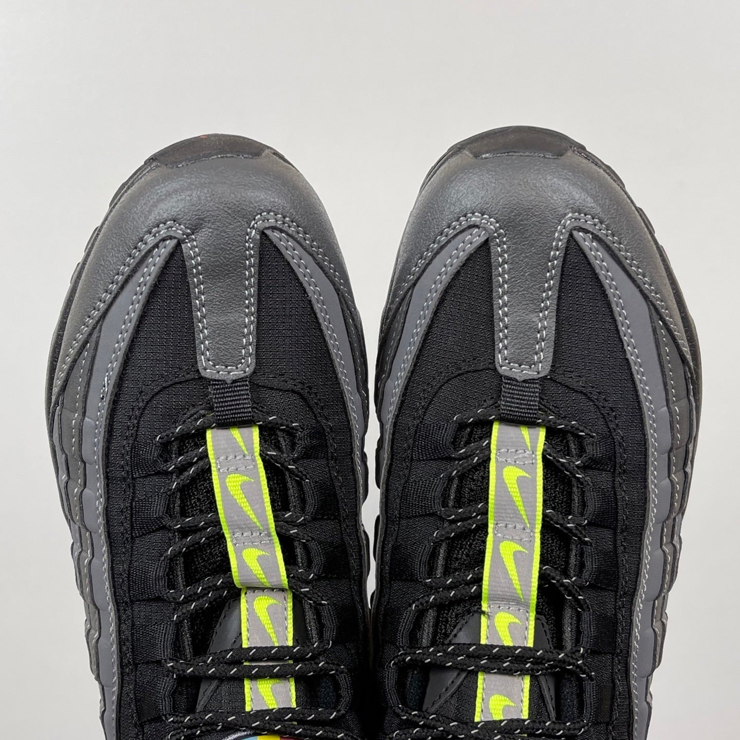 95 Neon Full BLack