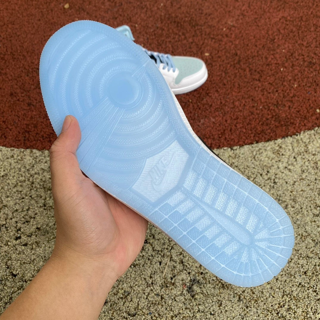 AJ1 MID Ice Blue