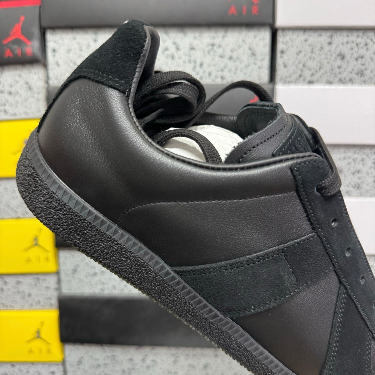 Maison Pure Black