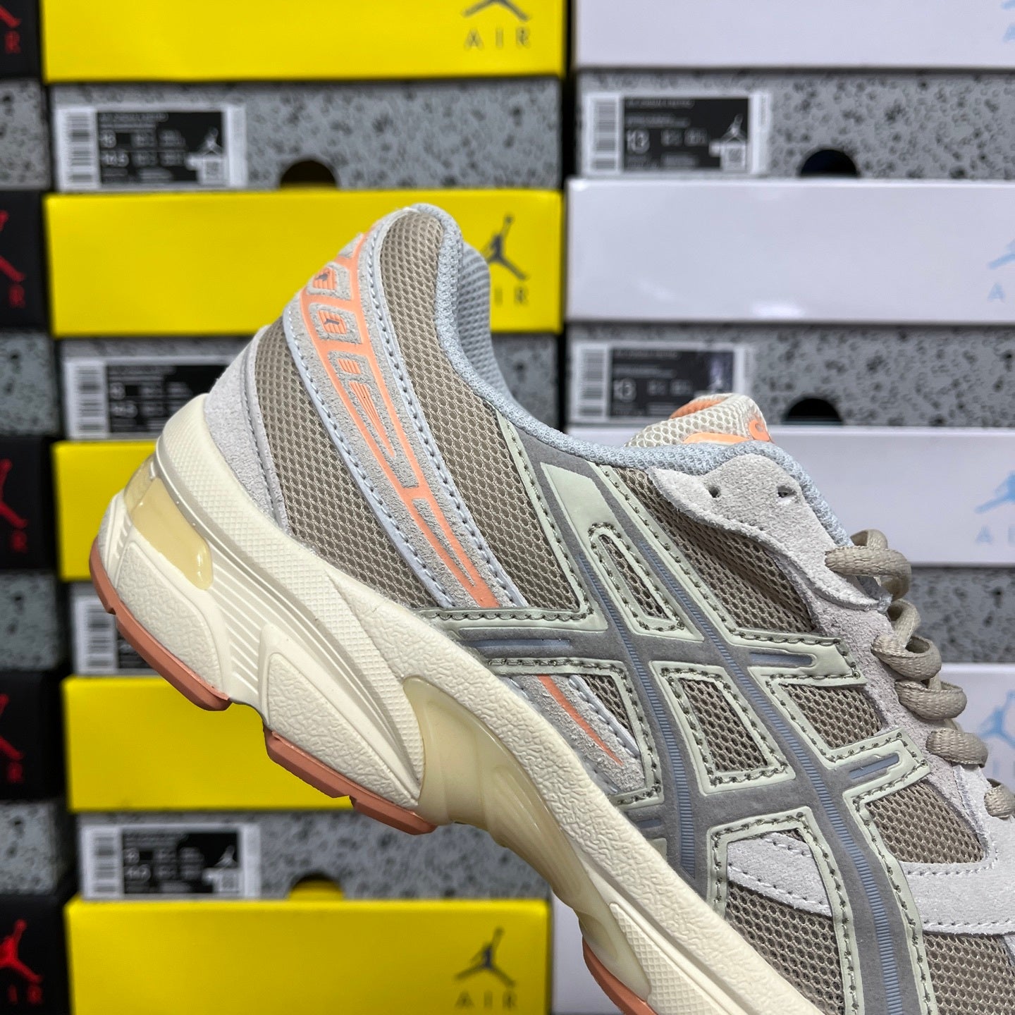 Gel-1130 Feather Grey