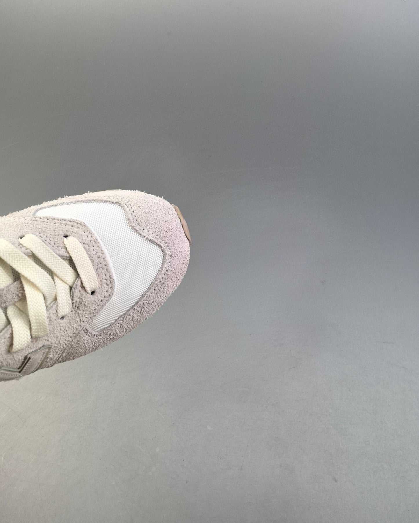 574 Creme