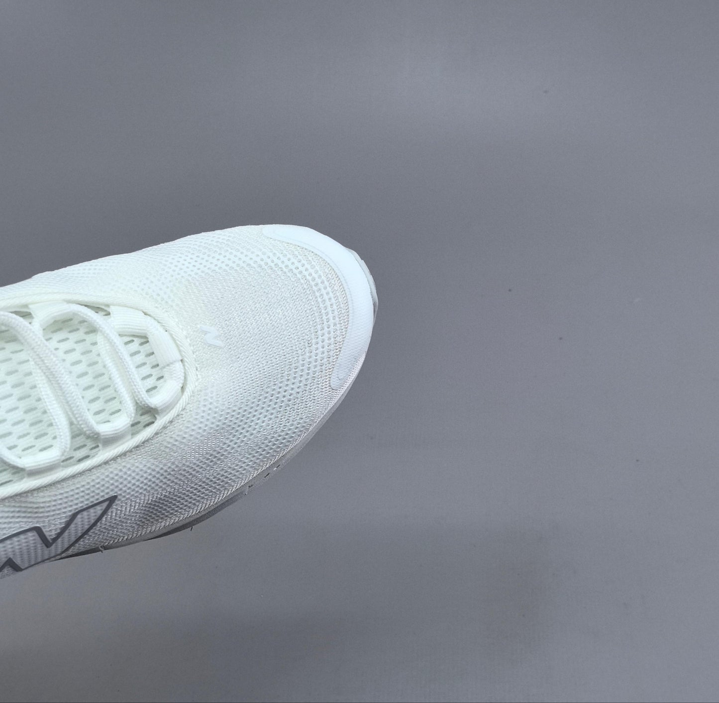 AC Runner White