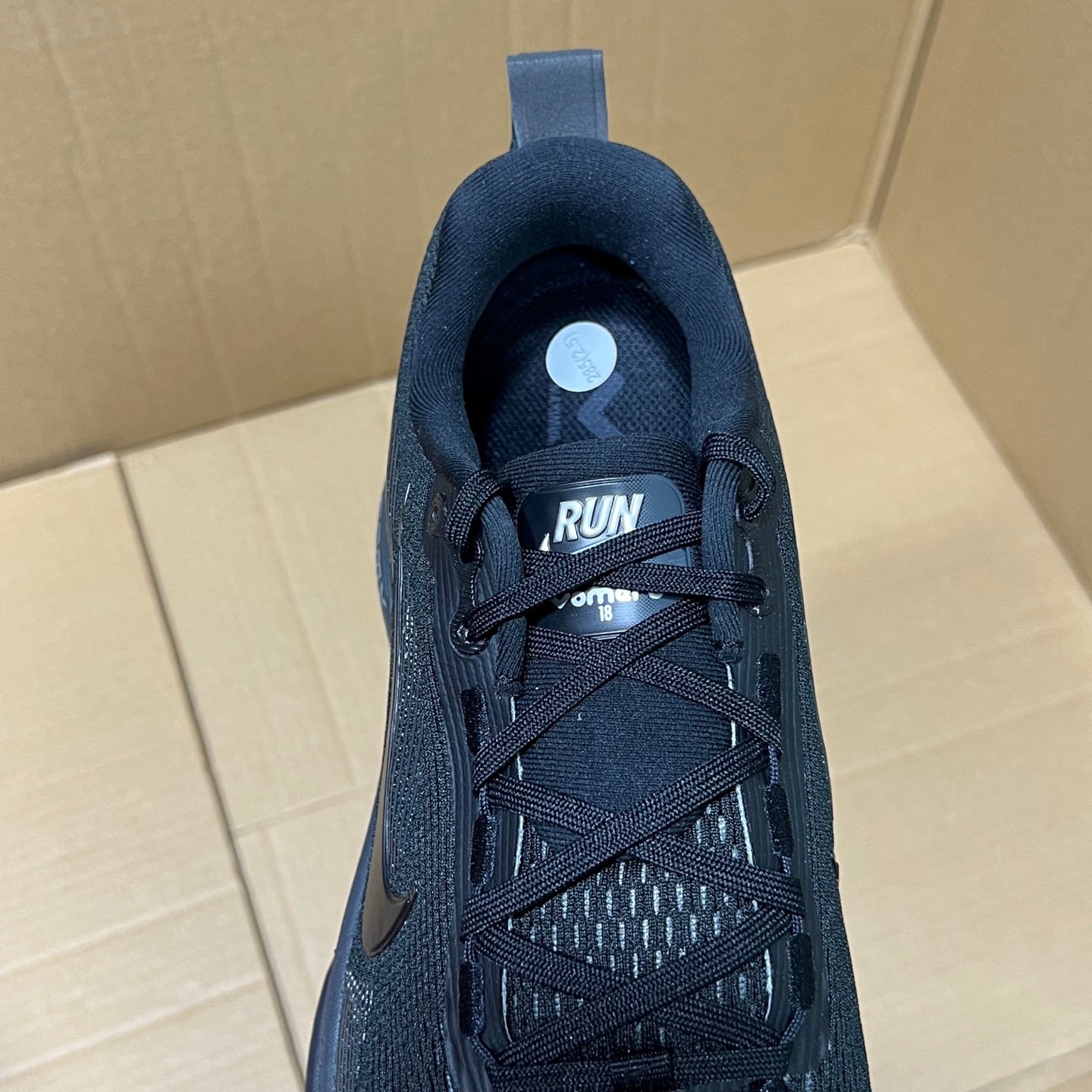 Vomero 18 Black
