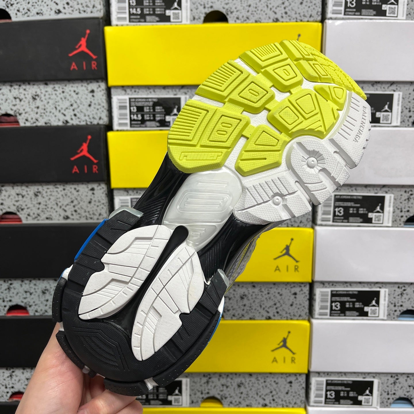 BLG Runner White/Black/Blue/Yellow
