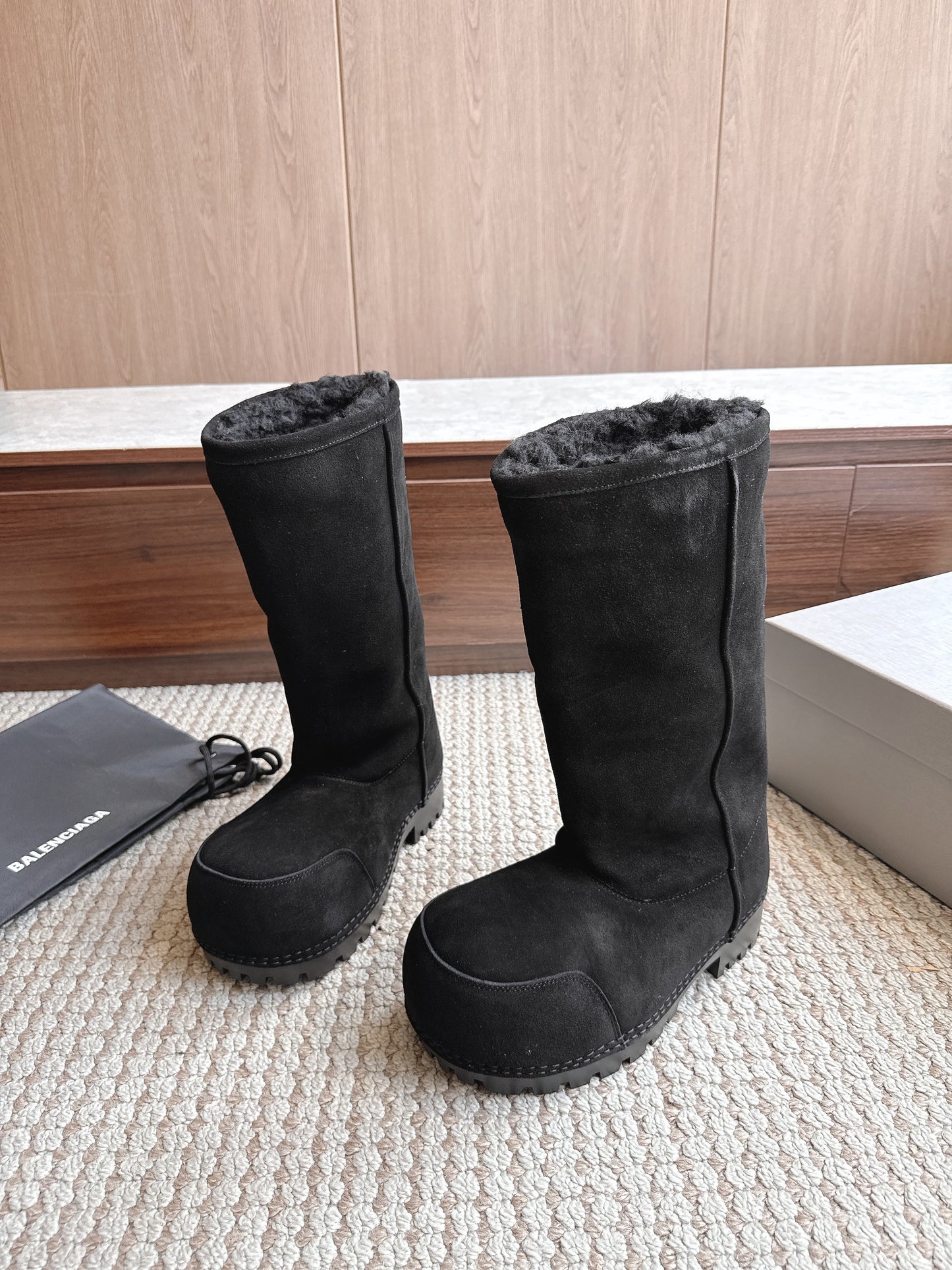 BLG Alaska fur suede boots Black