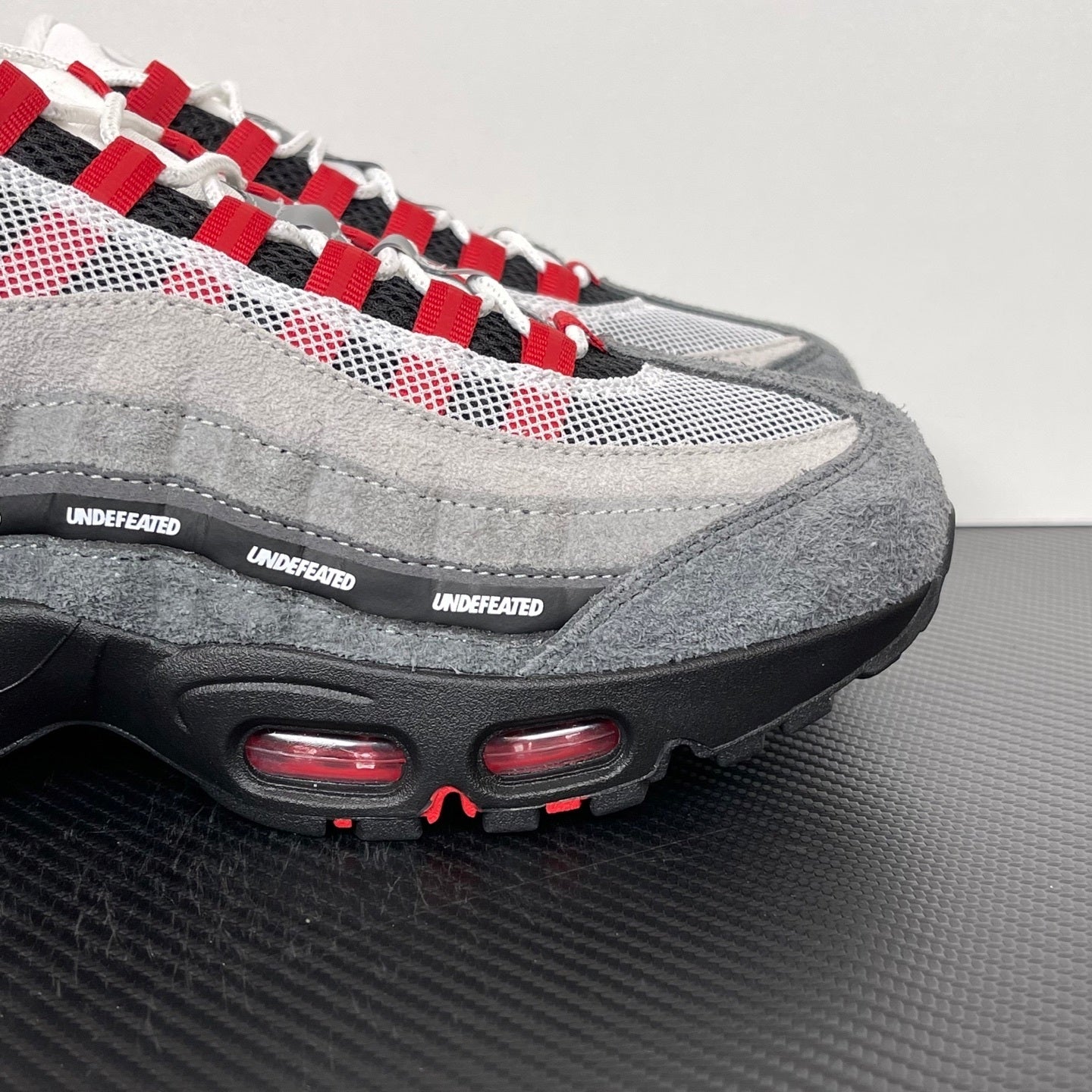 95 Undefeated Black Red