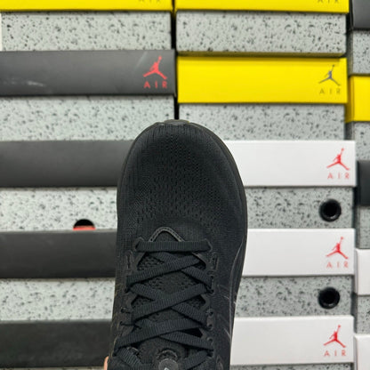 GEL-NIMBUS 28 Black