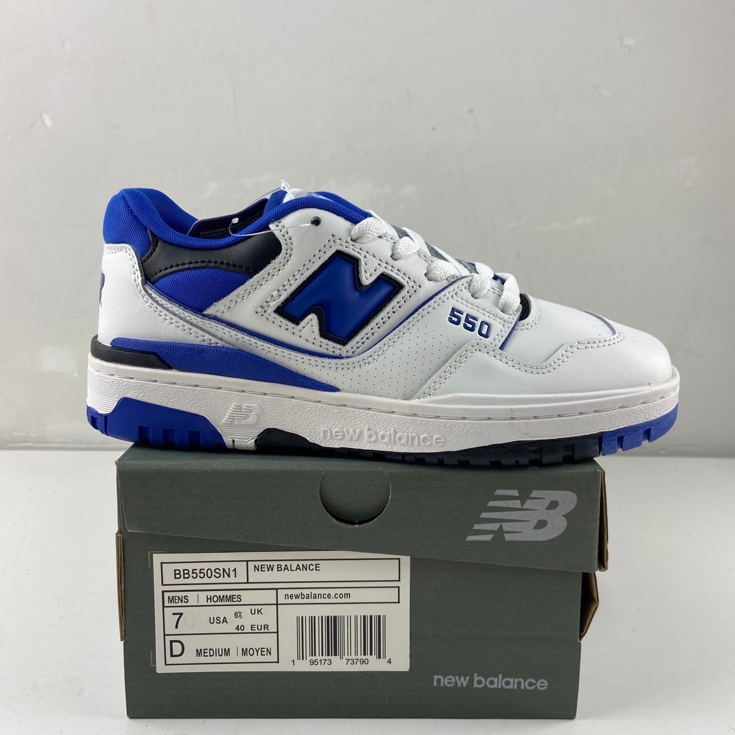 550 White and Blue