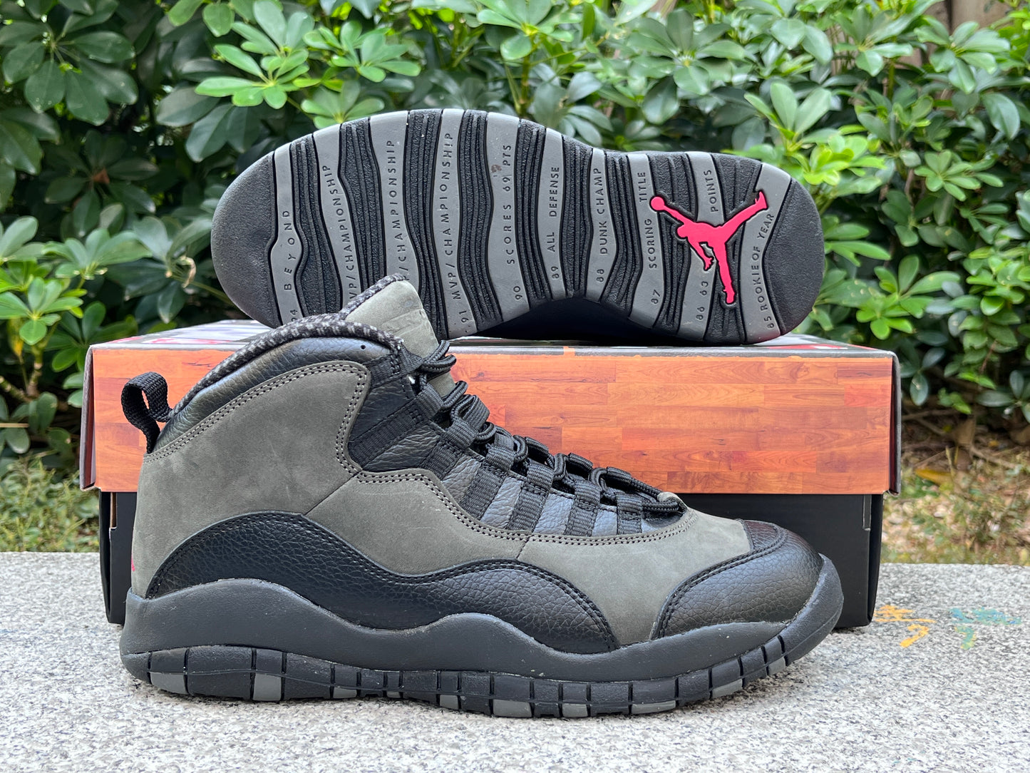 AJ10 Dark Shadow