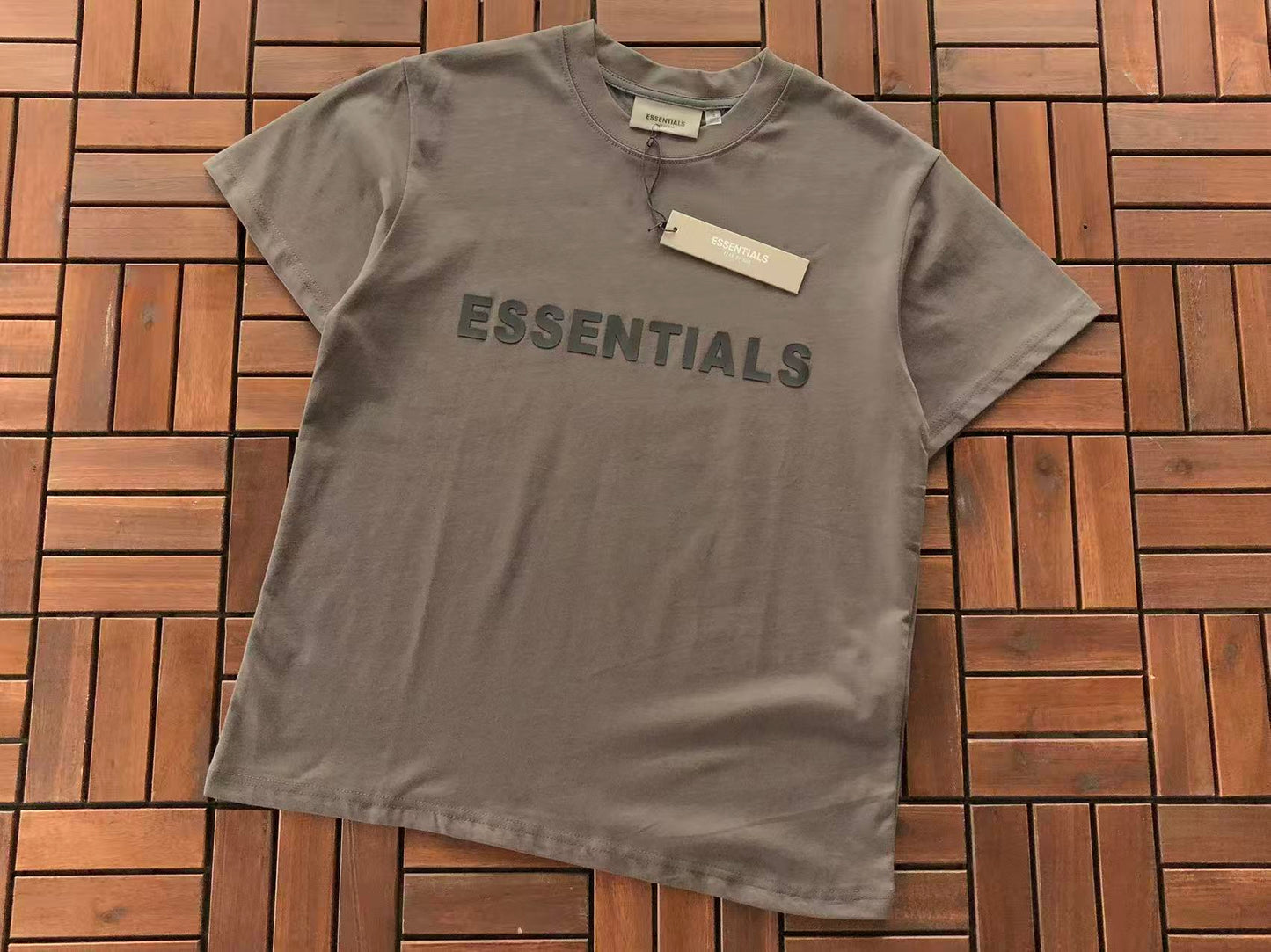T-Shirts ESSENT