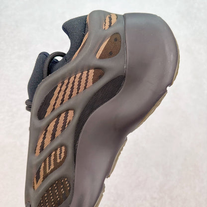 700 V3 Clay Brown
