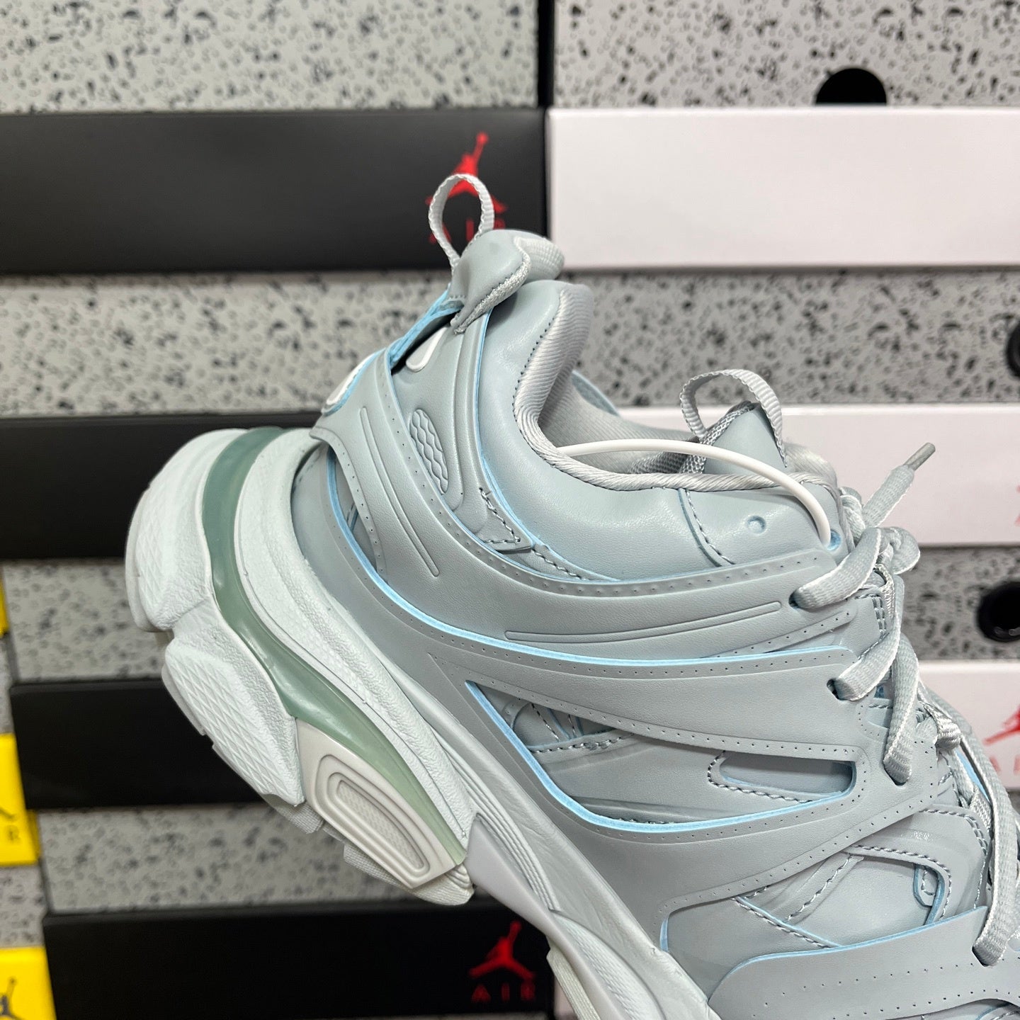 BLG Track Light Blue