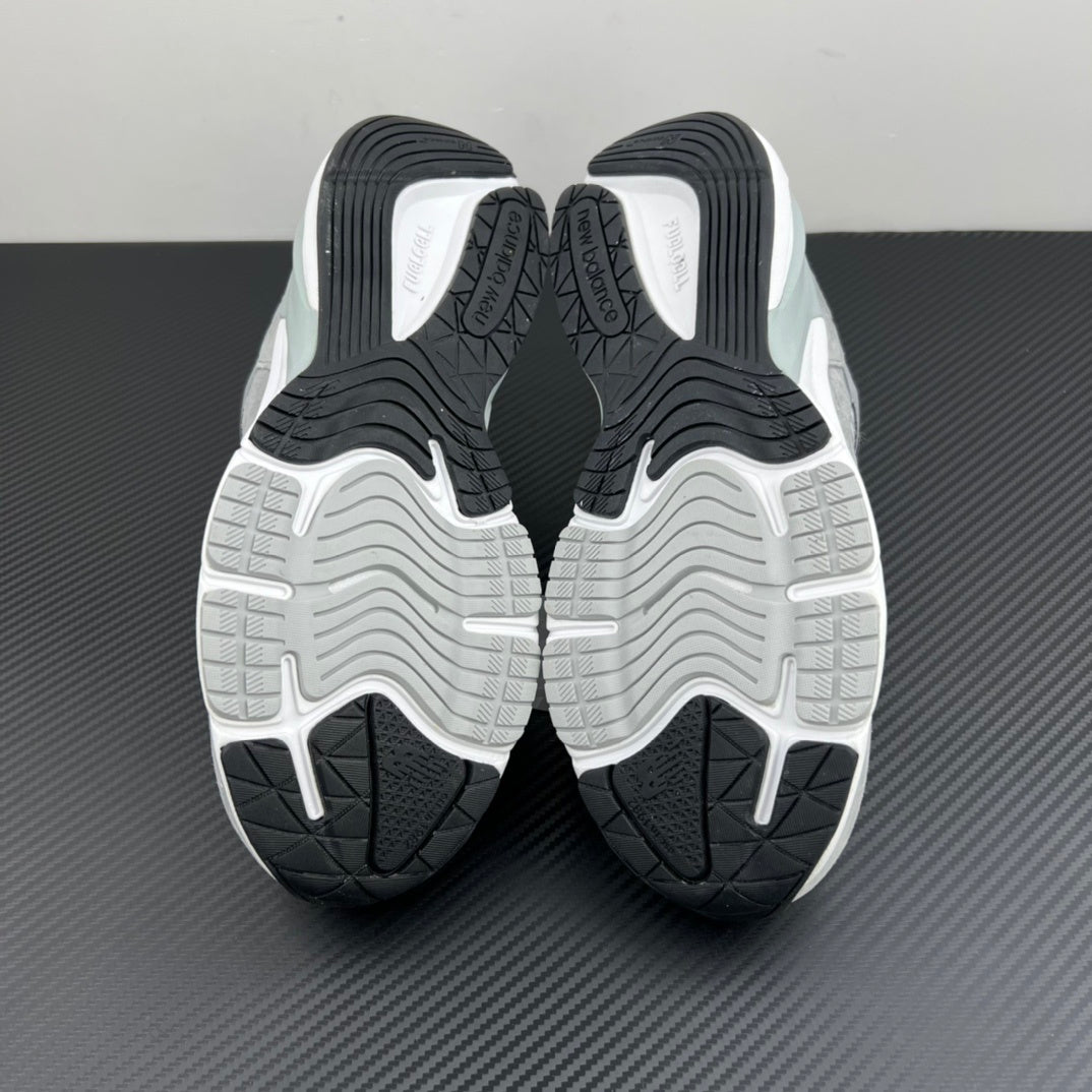 990 Grey Day