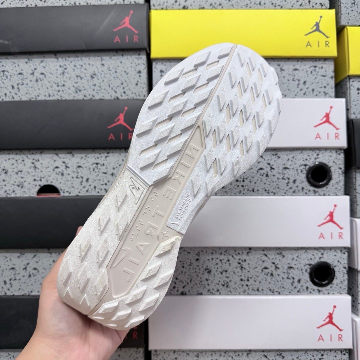 Pegasus Trail 5 Triple White