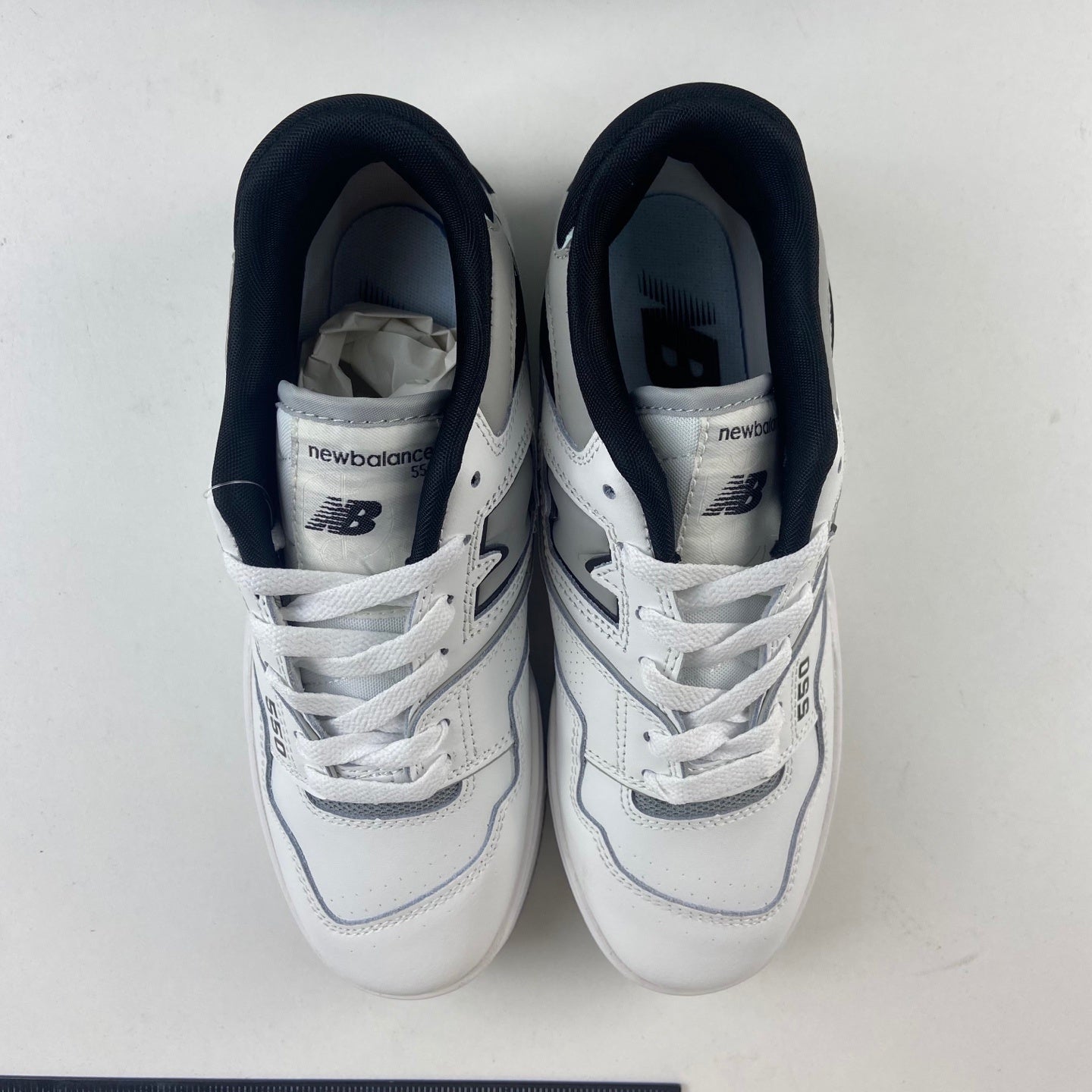 550 White Concrete Black