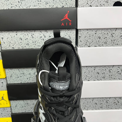BLG Track Signature - Black
