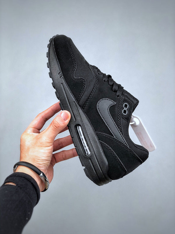 Air Max 1 Triple Black