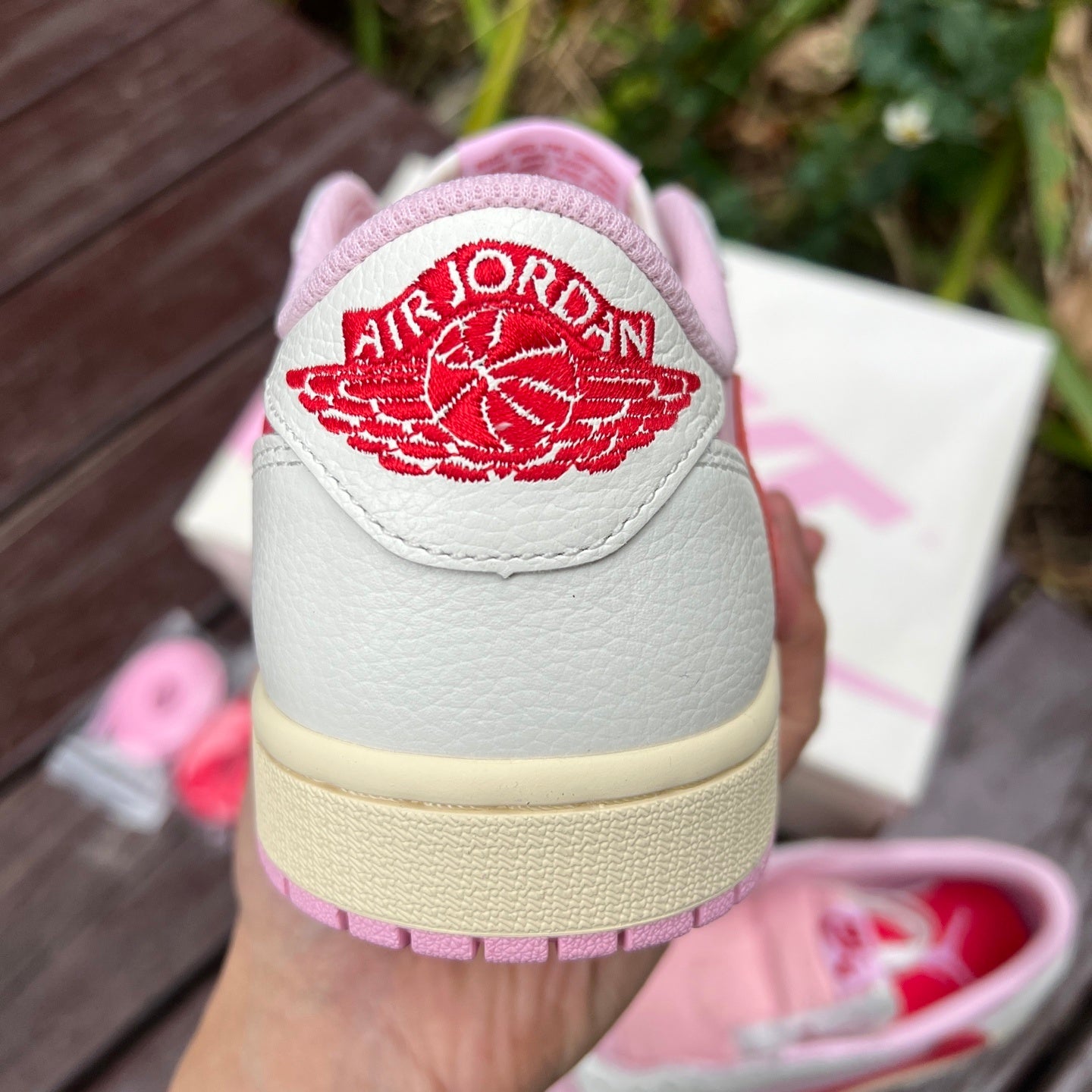 AJ1 Travis Reverse Mocha Pink