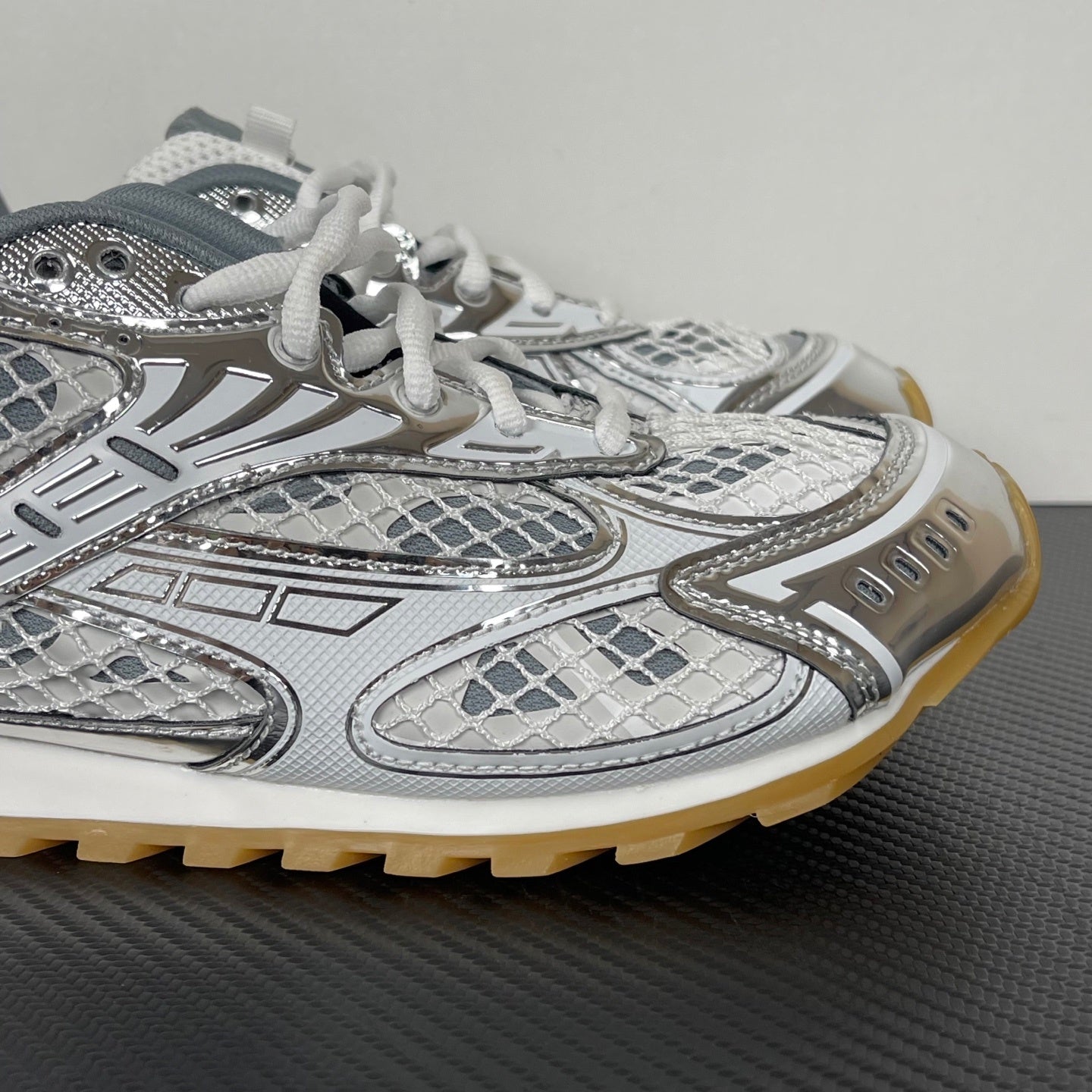 BV Orbit Silver White