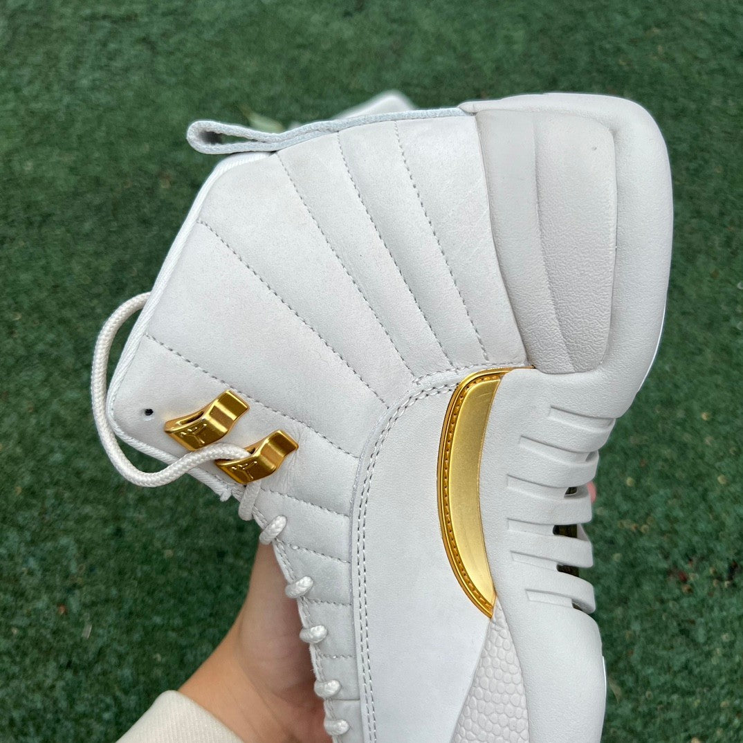 12 PURE WHITE