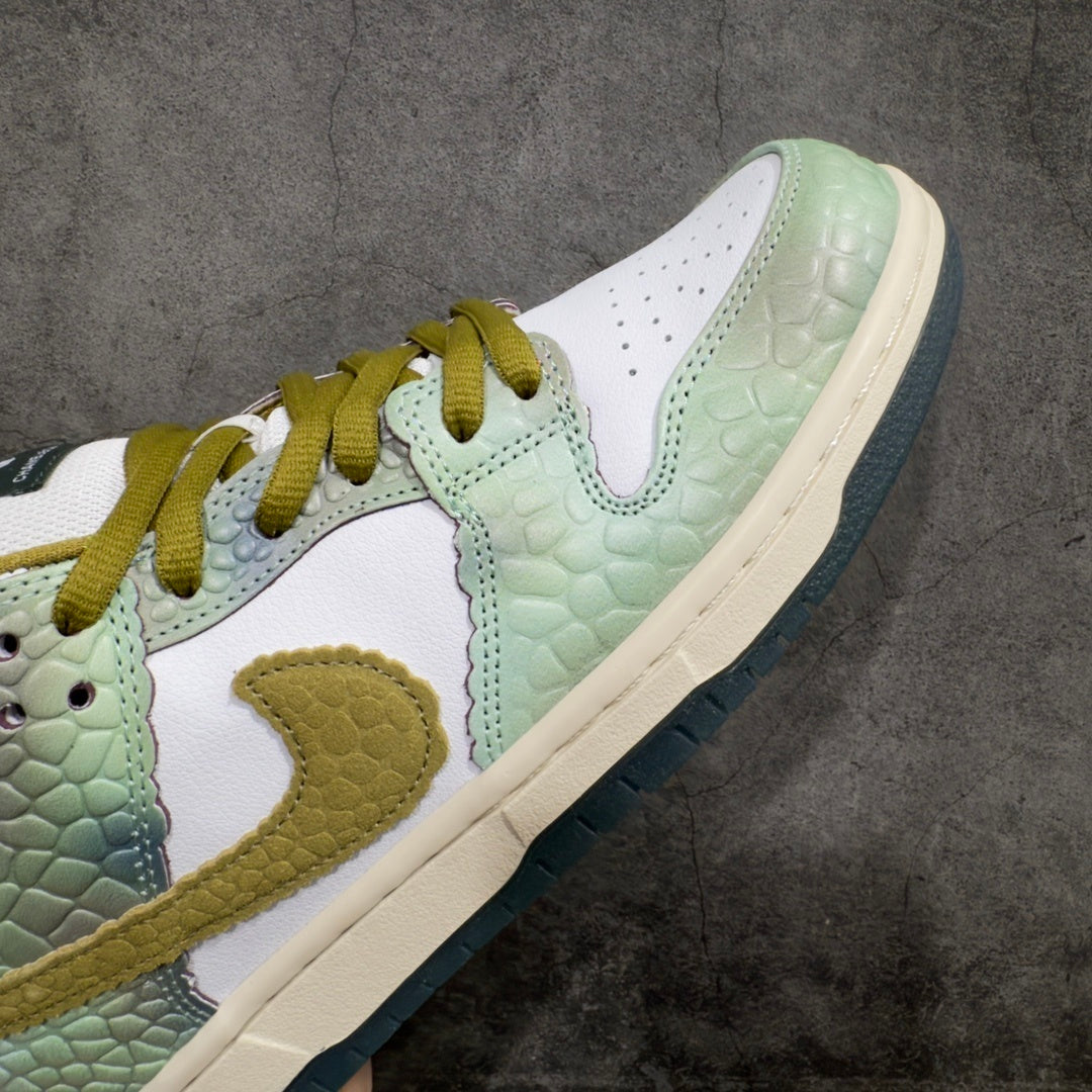 Dunk SB Alexis Sablone Chameleon