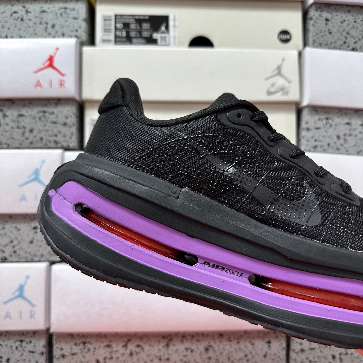 Vomero Premium Black Purple