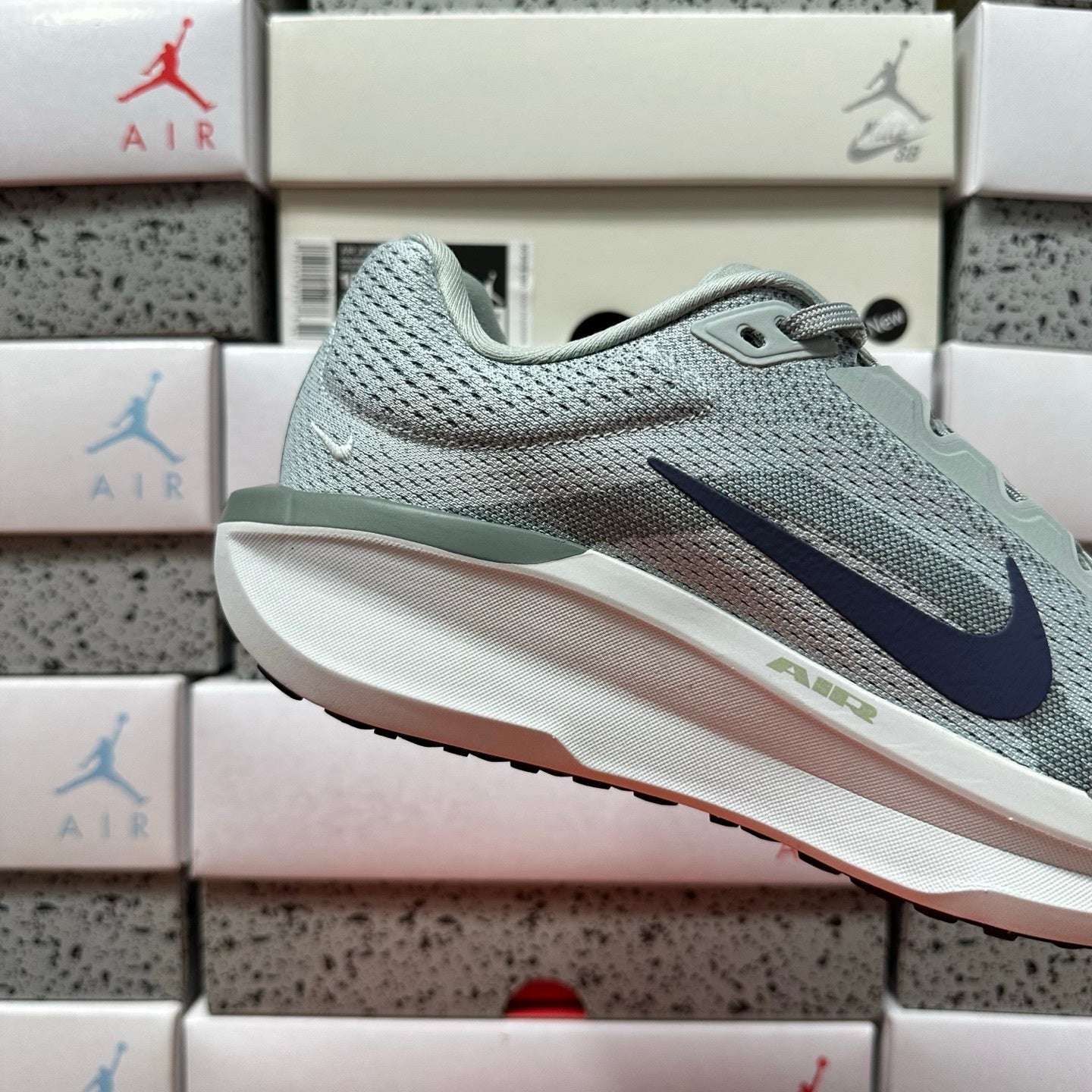 Winflo 11 Grey/White