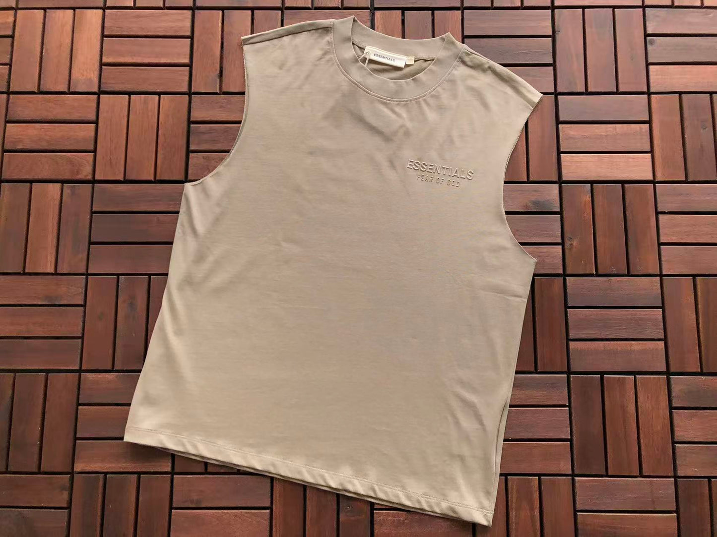 T-Shirts sem Mangas ESSENT