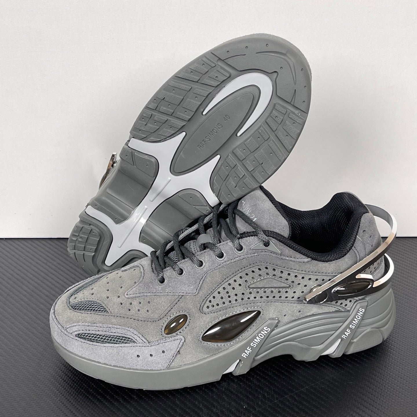 Cylon-21 Grey