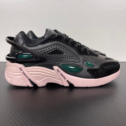 Cylon-21 Black and Pink