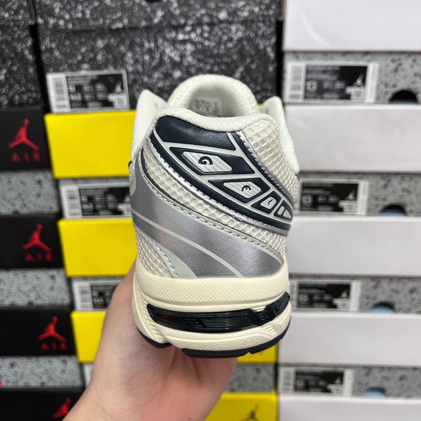 Gel-1130 Cream/Scarab