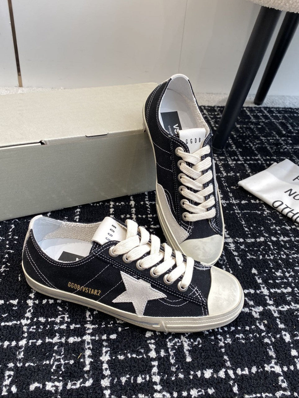GDGS V-Star Black Star White Tip