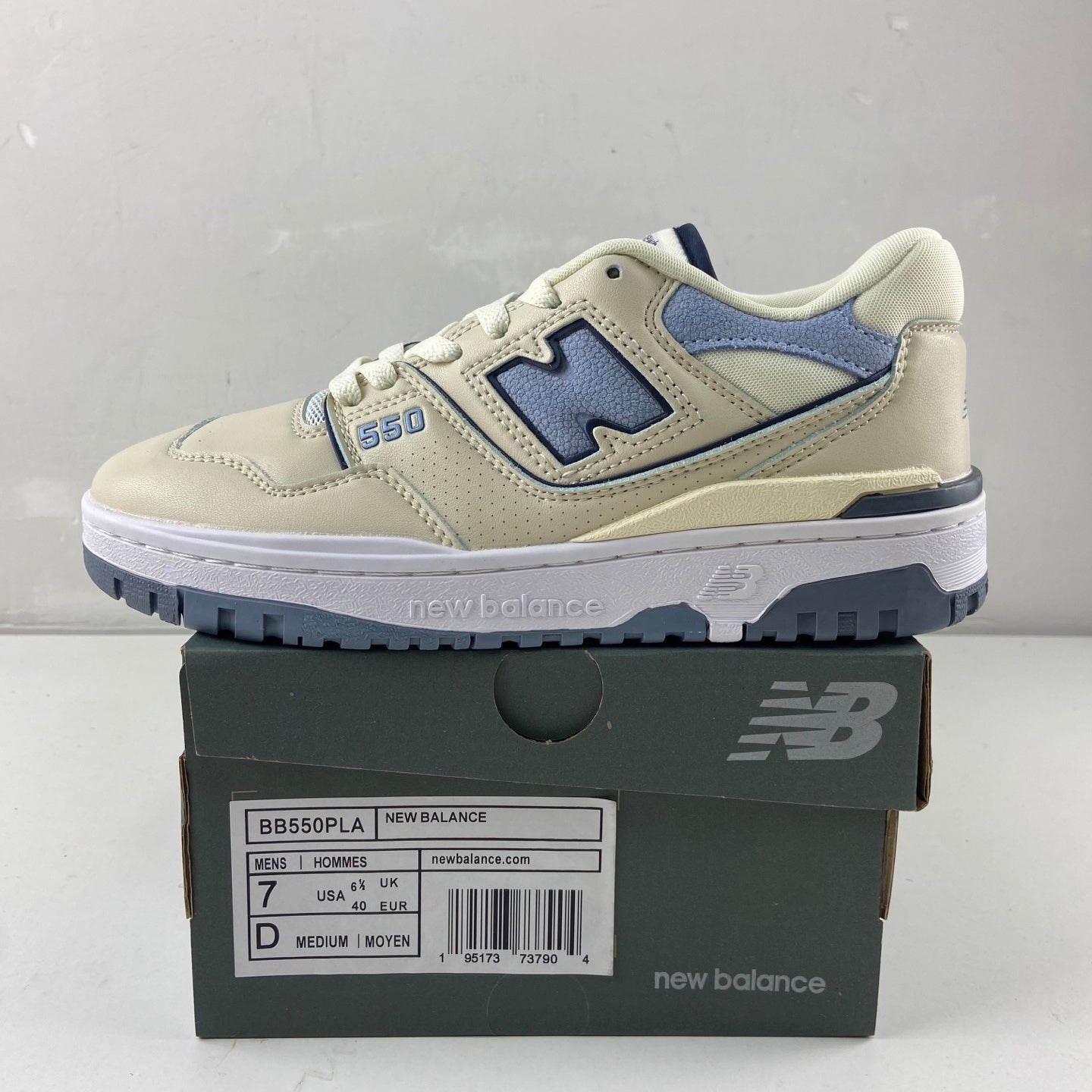 550 White Vintage Indigo