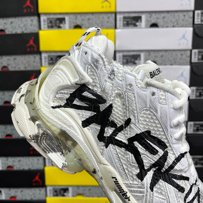 BLG Runner 7.0 Graffiti - White Black