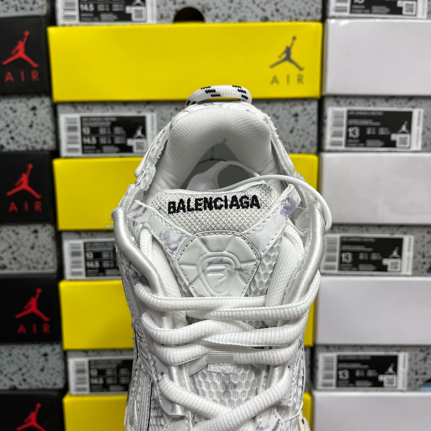 BLG Runner Graffiti White Blue