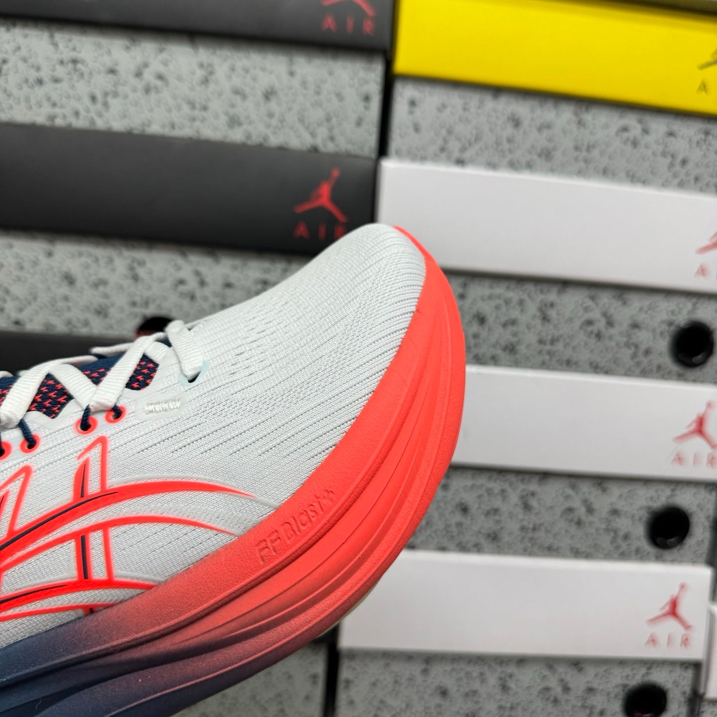 GEL-NIMBUS 28 White/Deep Blue/Orange