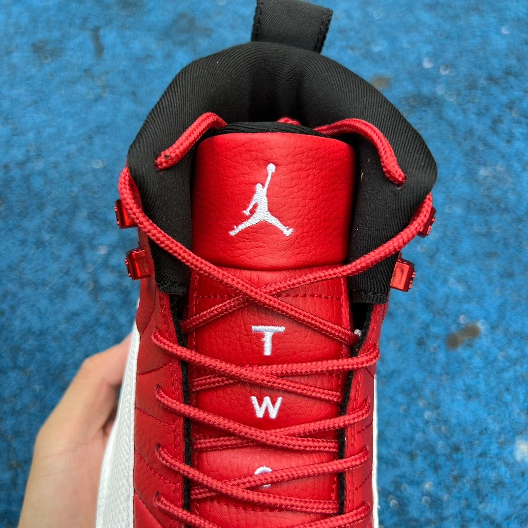 12 RED WHITE